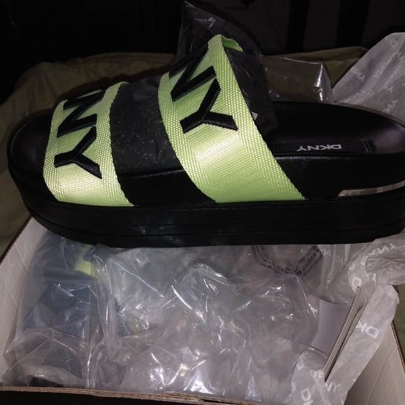 Sandals - Picture 5 of 5